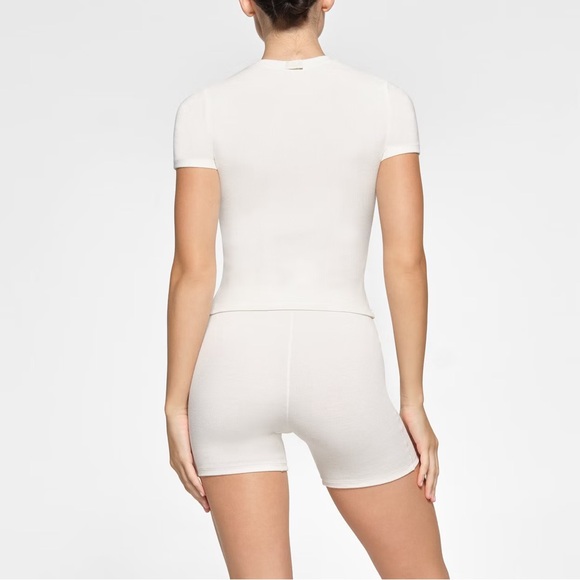 NWT SKIMS COTTON RIB T-SHIRT - Size M | Marble - Picture 4 of 5